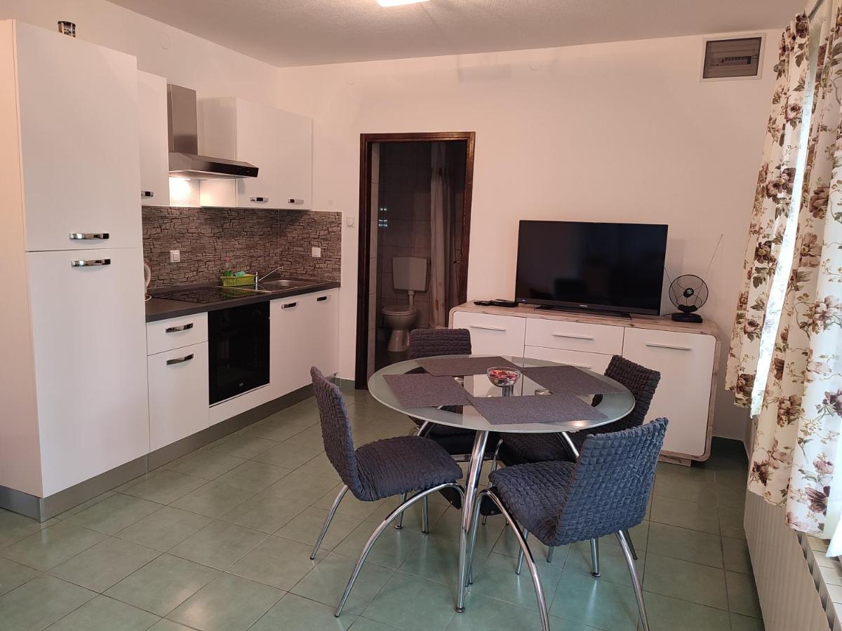 Apartments Bozic Grabovac  Exterior foto