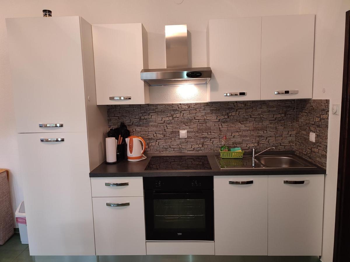 Apartments Bozic Grabovac  Exterior foto