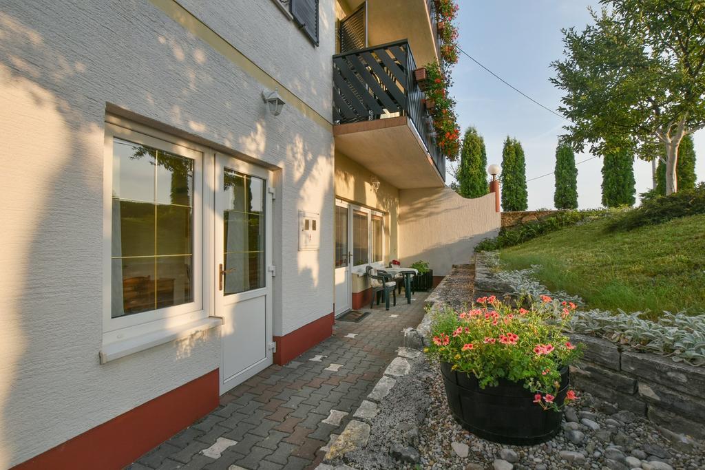 Apartments Bozic Grabovac  Exterior foto