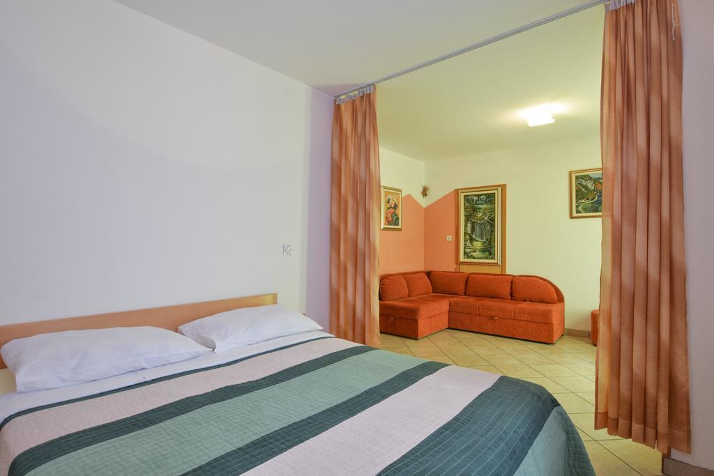 Apartments Bozic Grabovac  Exterior foto