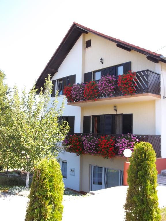 Apartments Bozic Grabovac  Exterior foto